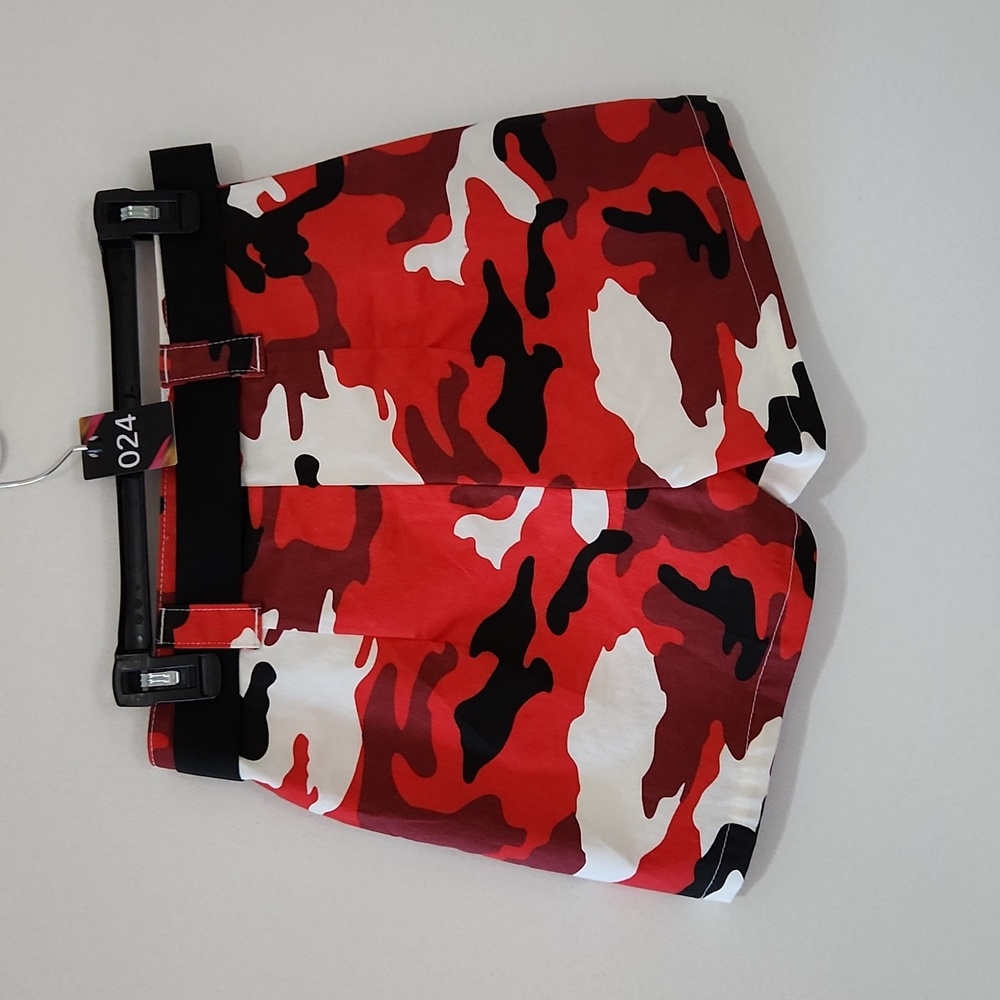 024-Camo Shorts Red Wht Blk Burg Kreamy